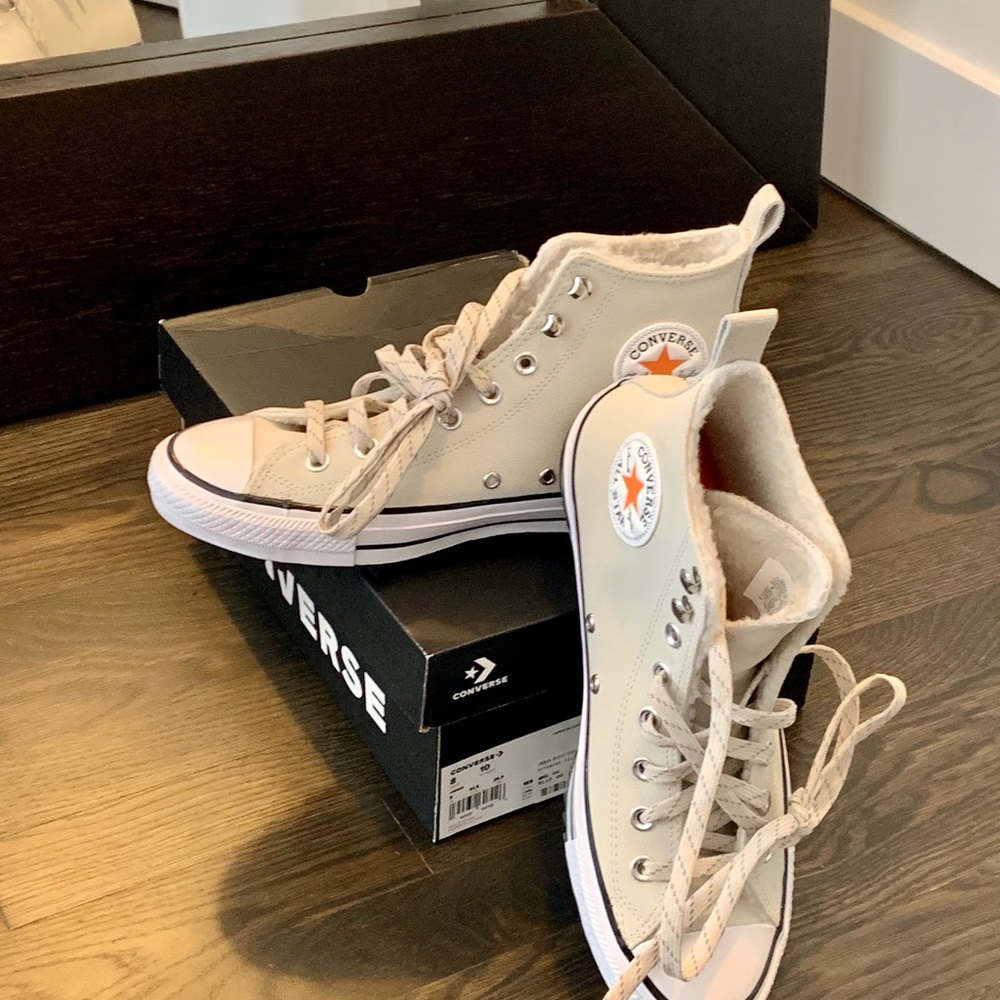 Converse - Picture 2 of 5